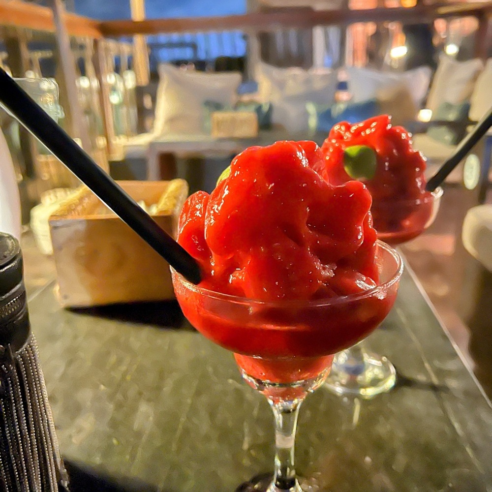 Meet your Posher, Rena